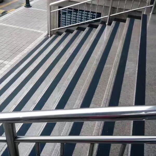 粘贴防滑富联注册：远离滑倒风险，提升居家安全守护