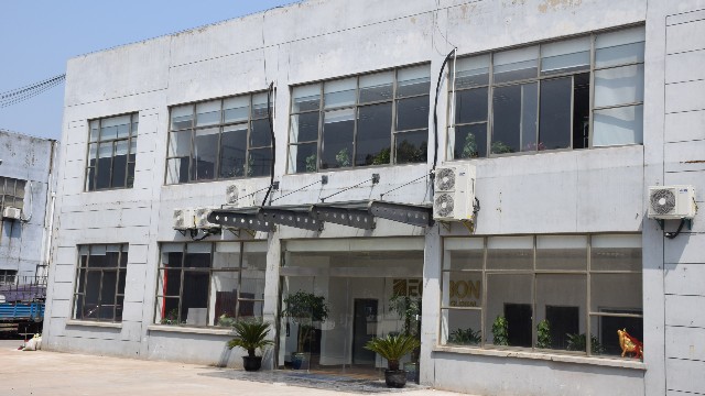 深圳富联娱乐材料有限公司总经理伍曼的创业故事